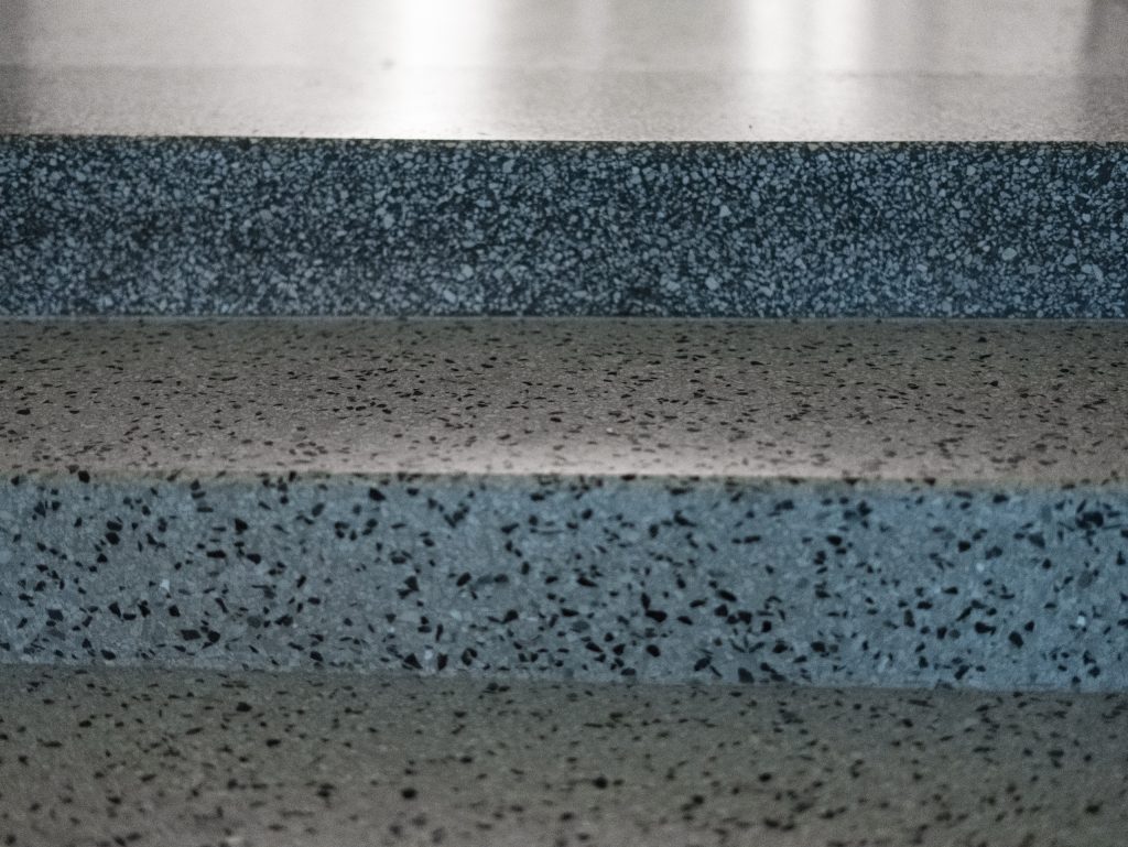 Renovace teraco schodů a podlahy ZŠ Ostrožská Nová ves