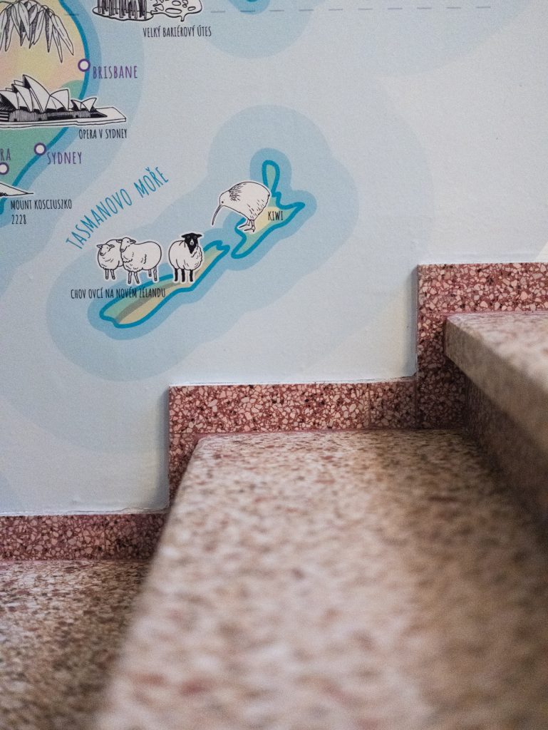 Renovace teraco schodů a podlahy ZŠ Ostrožská Nová ves