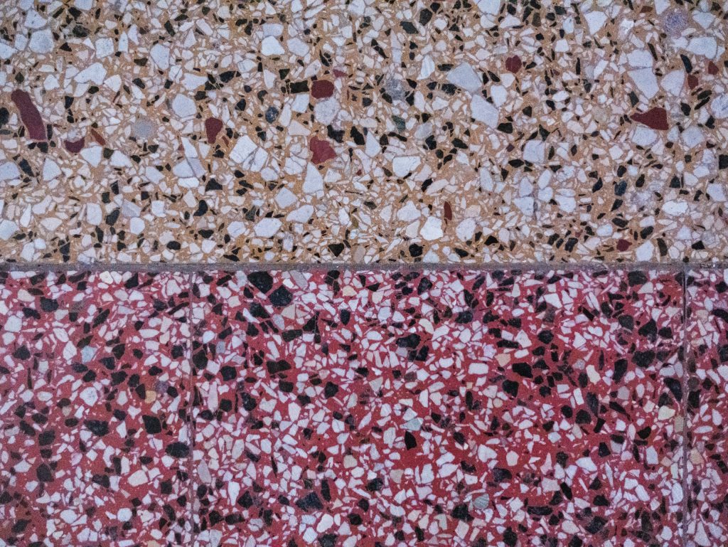 Renovace teraco schodů a podlahy ZŠ Ostrožská Nová ves