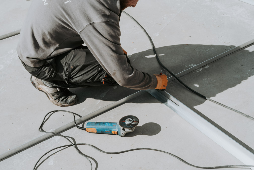 Pokládka teraco podlahy Roštění