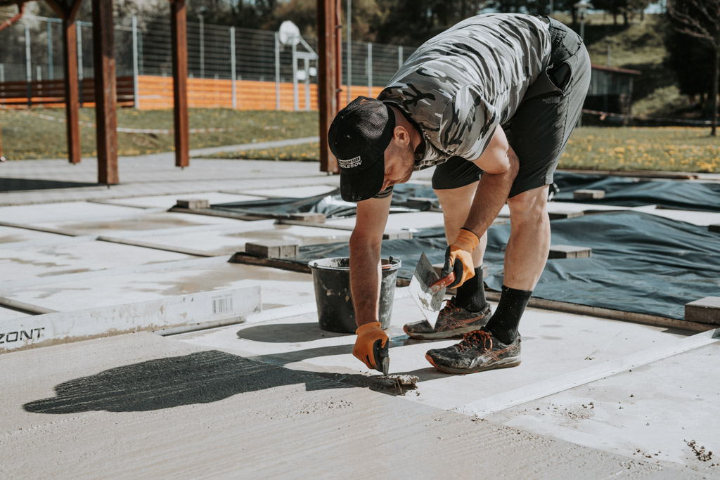 Pokládka teraco podlahy Roštění