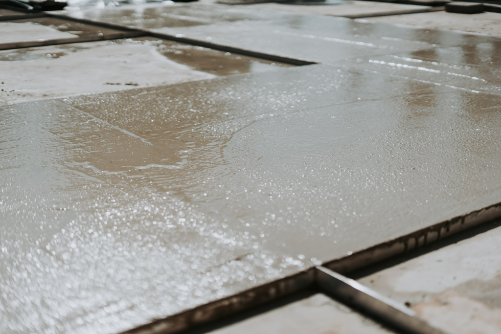 Pokládka teraco podlahy Roštění