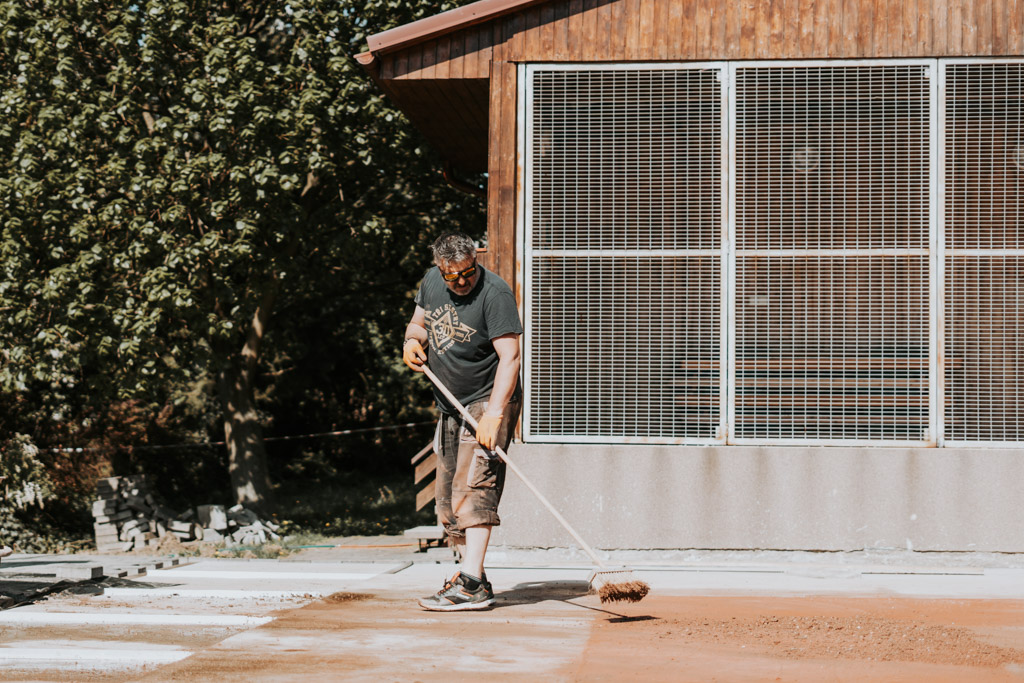 Pokládka teraco podlahy Roštění