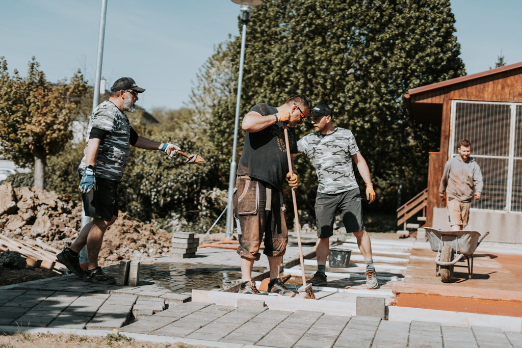 Pokládka teraco podlahy Roštění