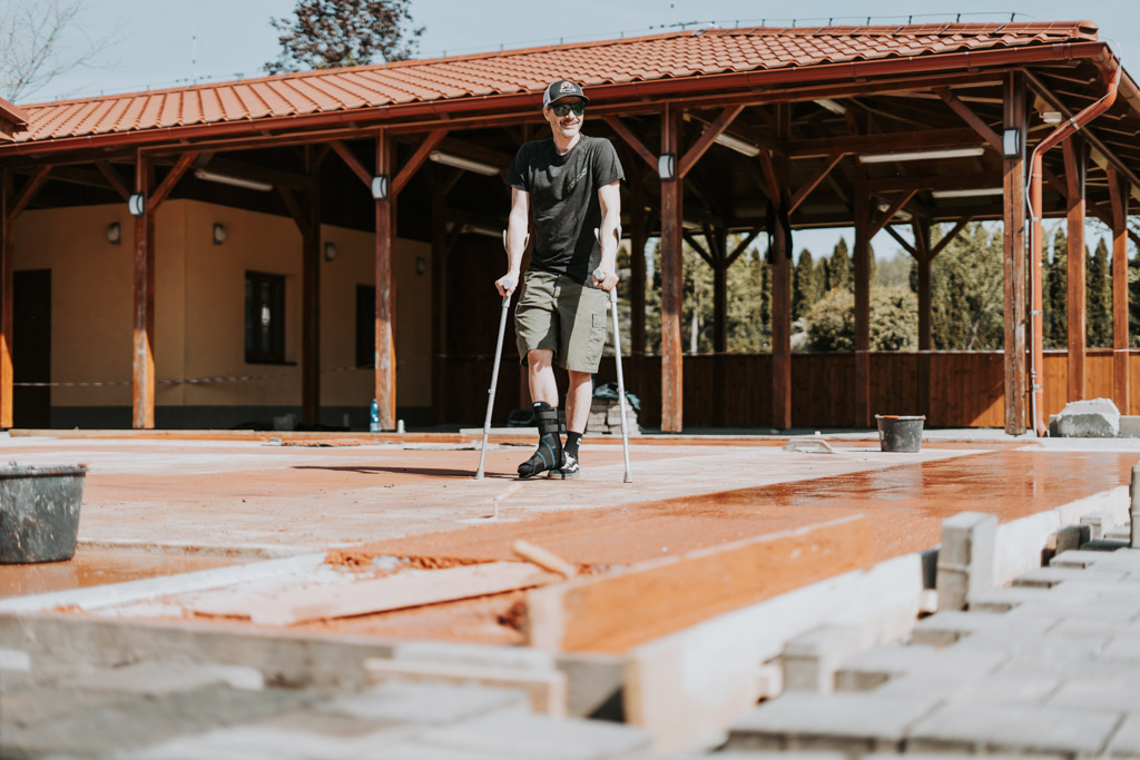 Pokládka teraco podlahy Roštění