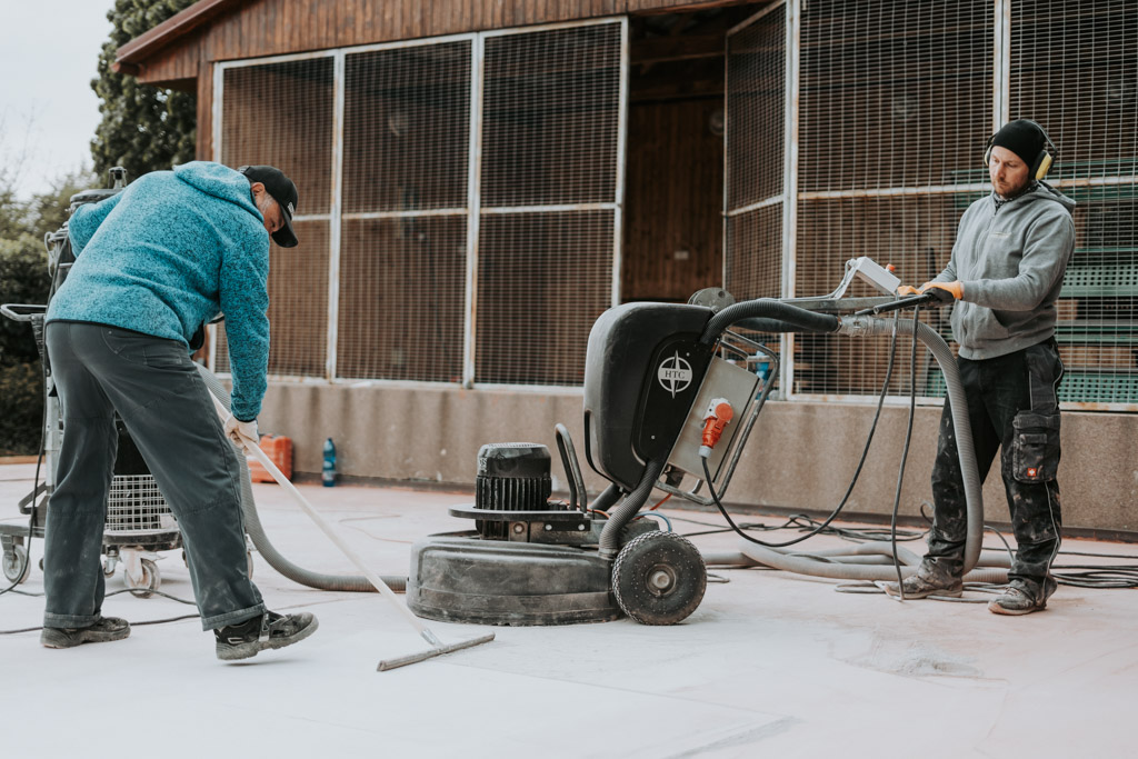 Pokládka teraco podlahy Roštění