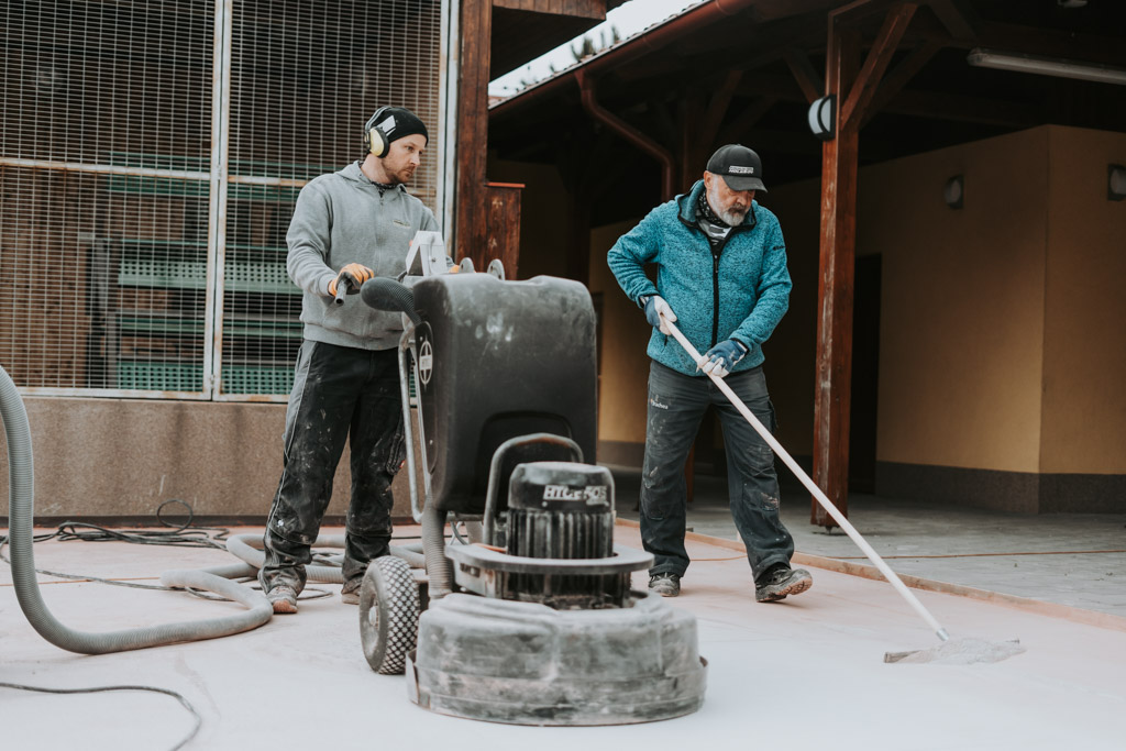 Pokládka teraco podlahy Roštění