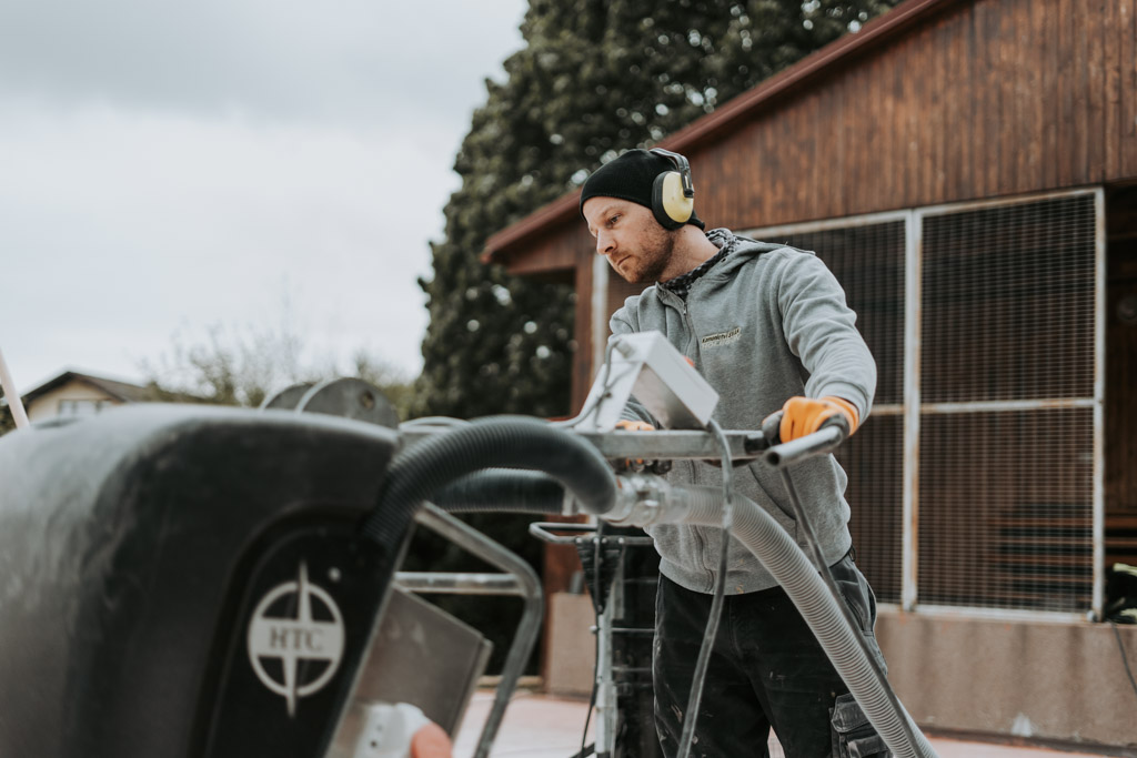 Pokládka teraco podlahy Roštění