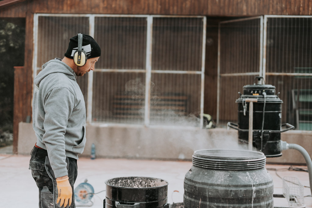 Pokládka teraco podlahy Roštění