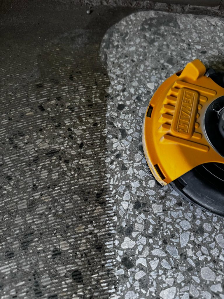 Renovace teraco podlahy a schodiště panelového domu Hulín