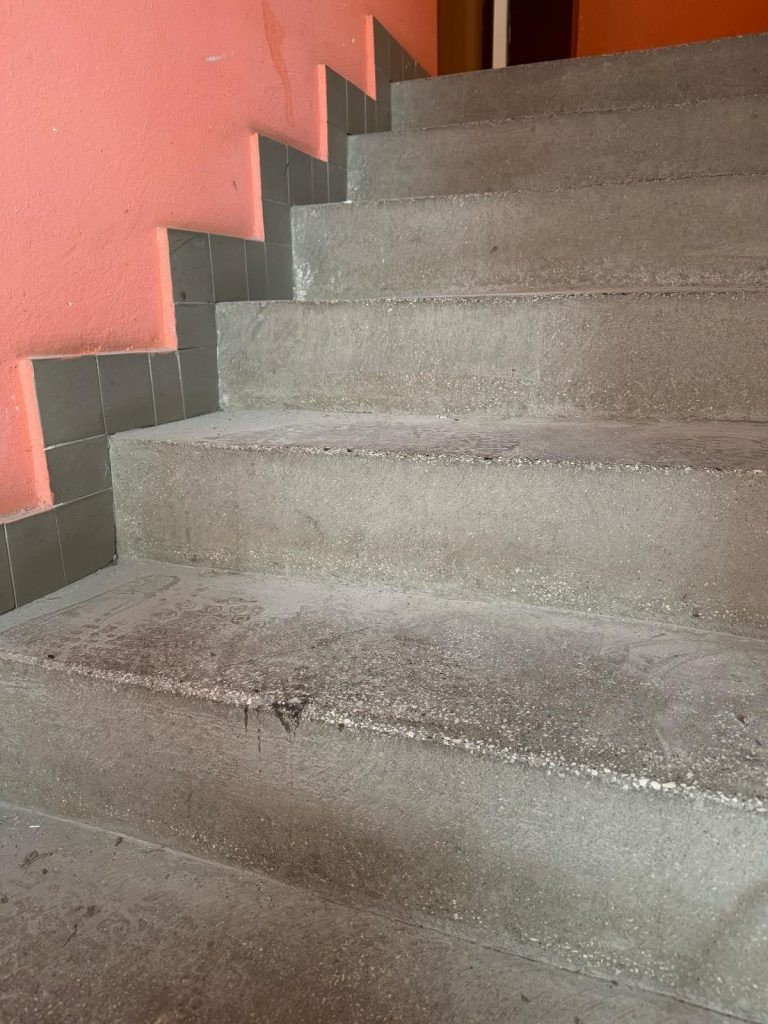 Renovace teraco podlahy a schodiště panelového domu Hulín